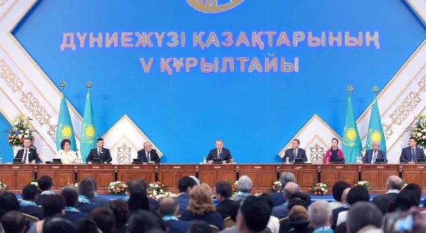 Нұрсұлтан Назарбаев: «Шеттегі әрбір қандасымыз – қазақ елінің бір бөлшегі»