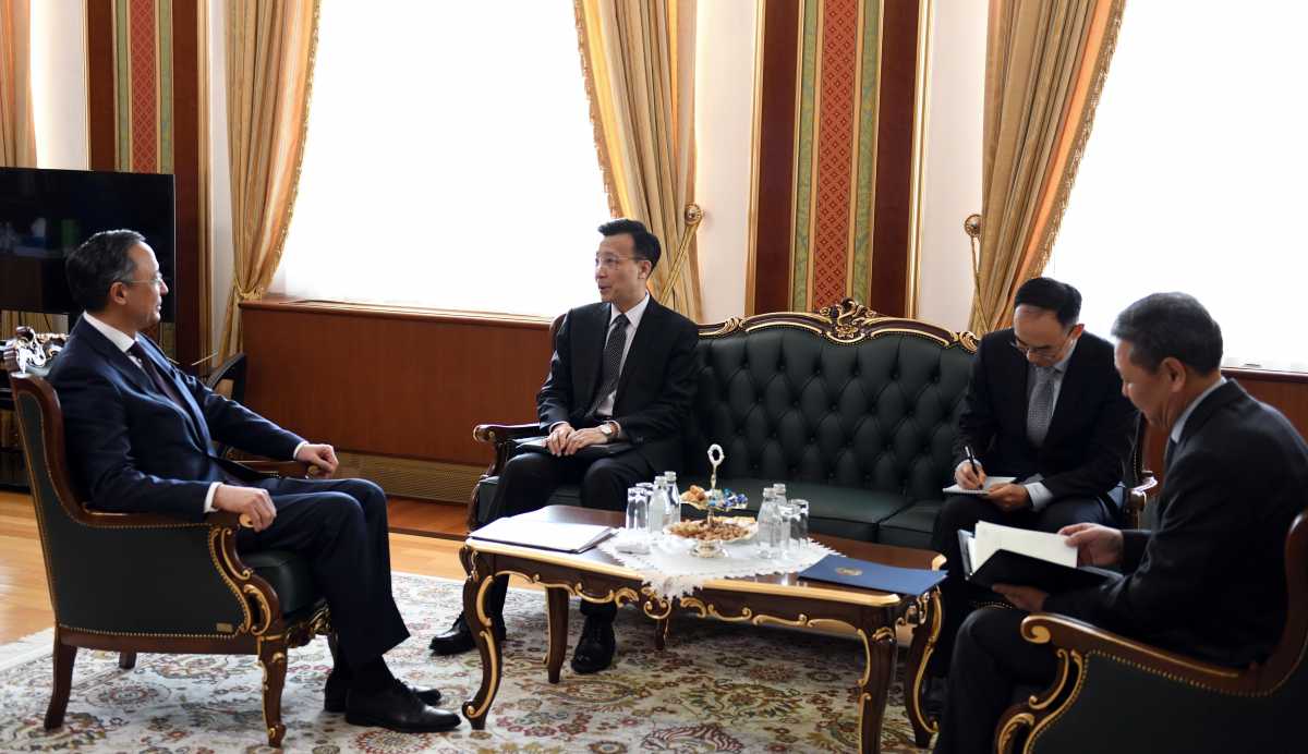 ҚР Сыртқы істер министрі Қытайдың Қазақстандағы жаңа Елшісімен кездесті